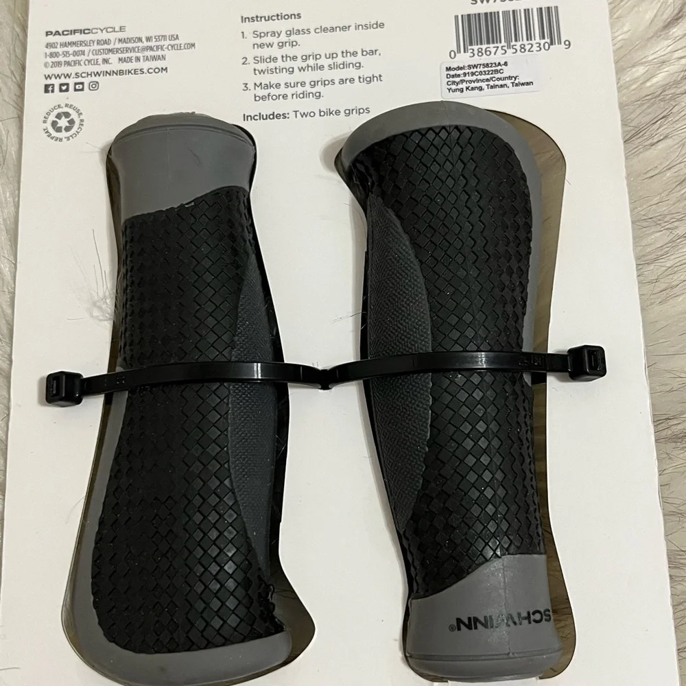 Schwinn Eronomic, Bike Grips - Picture 2 of 2